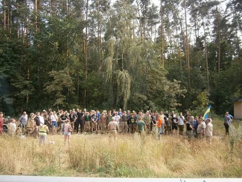Соцмережі про ОУНівську акцію проти "мирної хресної ходи"