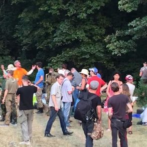 Соцмережі про ОУНівську акцію проти "мирної хресної ходи"