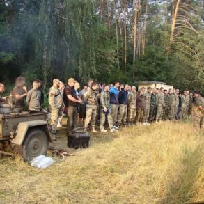 Соцмережі про ОУНівську акцію проти "мирної хресної ходи"
