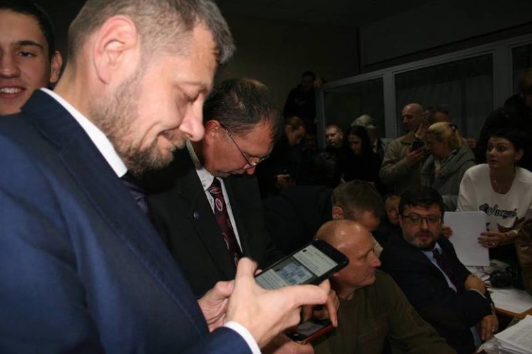 Суд над Провідником та барикадні бої у Святошинському райсуді