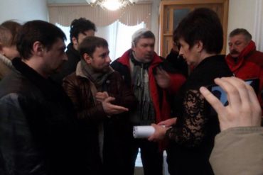 Візит до омбудсмена щодо розгону наметового містечка під Радою