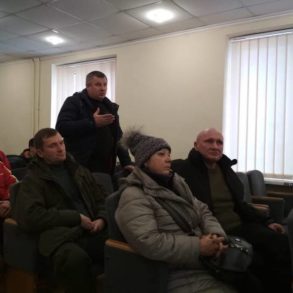 ОУНівці захищають ветерана війни від прокурорського свавілля