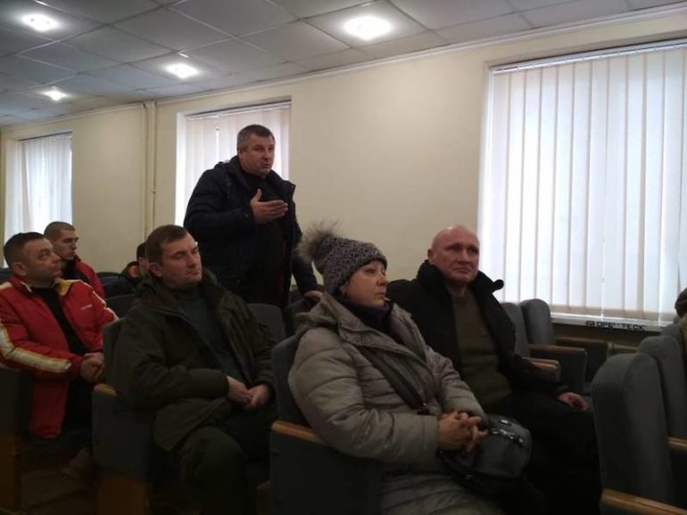 ОУНівці захищають ветерана війни від прокурорського свавілля