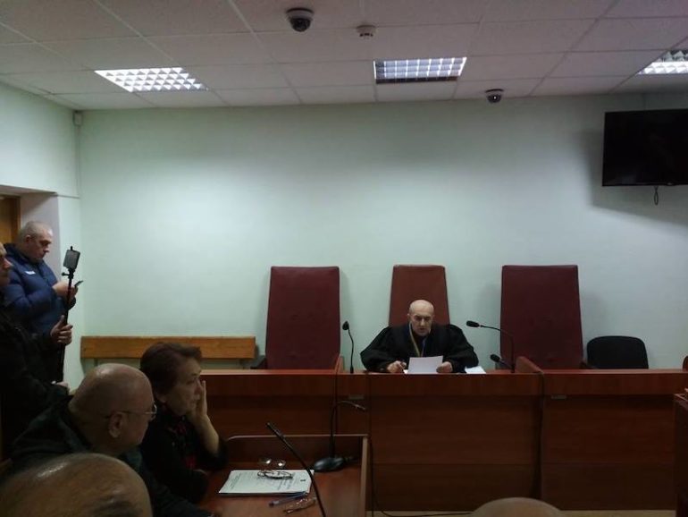ОУНівці захищають ветерана війни від прокурорського свавілля
