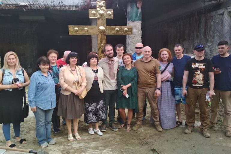 Встановлення хреста на Поштовій площі