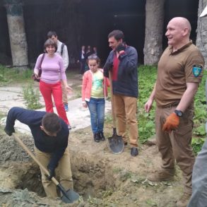 Встановлення хреста на Поштовій площі