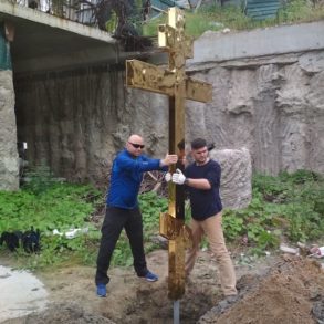 Встановлення хреста на Поштовій площі