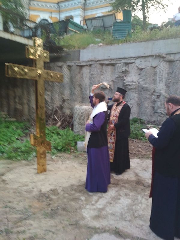 Встановлення хреста на Поштовій площі