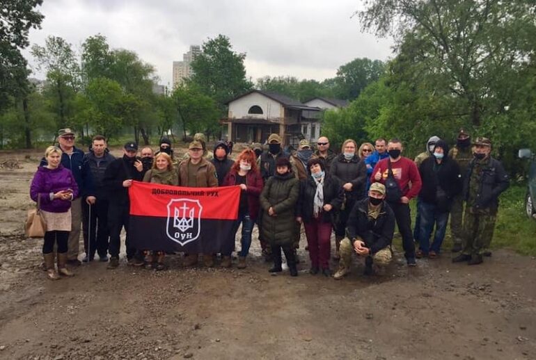 ОУНівці вийшли на захист рекреаційної зони біля Йорданського озера у Києві.